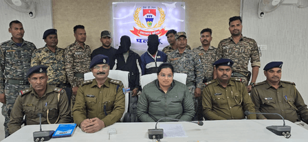 झारखंडः व्यवसायी से एक करोड़ की रंगदारी मांगने के आरोप में गैंगस्टर के दो गुर्गे हथियारों के साथ गिरफ्तार