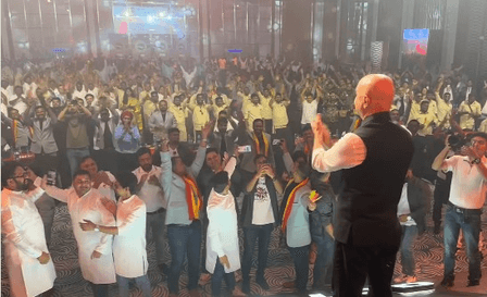 अनुपम खेर ने दुबई में मोटिवेशनल लेक्चर से जीता प्रशंसकों का दिल