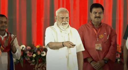 वाराणसी को 2200 करोड़ की सौगात, पीएम मोदी ने कई परियोजनाओं का शिलान्यास और उद्घाटन किया