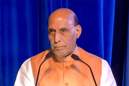 रक्षा मंत्री कर रहे हैं तीनों सेनाओं के प्रमुखों से मुलाकात, सैन्य तैयारियों पर होगी बात