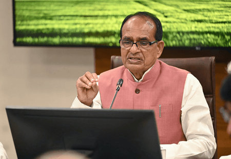 किसानों को मिली 'सम्मान निधि,' कृषि मंत्री बोले- कृषकों की आय बढ़ाने के लिए कई योजनाएं चला रही केंद्र सरकार