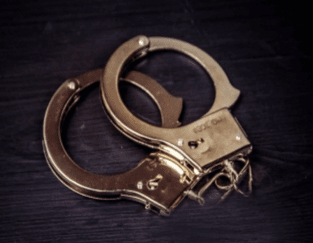 कानपुर और कासगंज में पुलिस मुठभेड़ में दो बदमाश गिरफ्तार