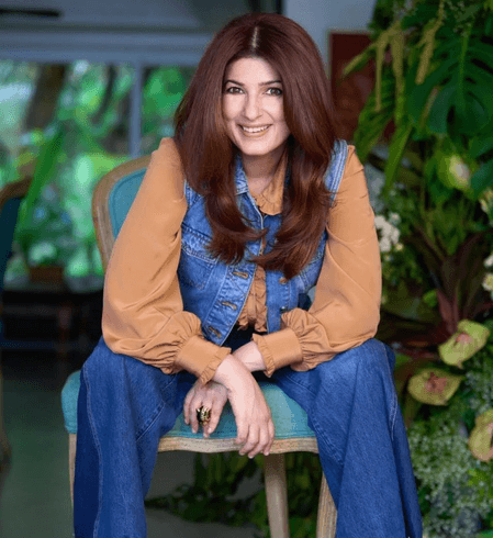 ट्विंकल खन्ना ने किया 'तम्मा तम्मा' पर डांस, उड़ाया खुद का मजाक- 'माधुरी बनने की कोशिश में संजय दत्त जैसी लग रही हूं'