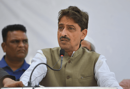 सरकार अर्थव्यवस्था के तेजी से बढ़ने की बात कर रही, लेकिन रोजगार की बात नहीं कर रही : इमरान मसूद