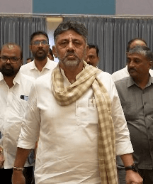 कर्नाटक का सीएम पद पार्टी हाईकमान और हमारे बीच का मामला, सार्वजनिक चर्चा न हो: डीके शिवकुमार