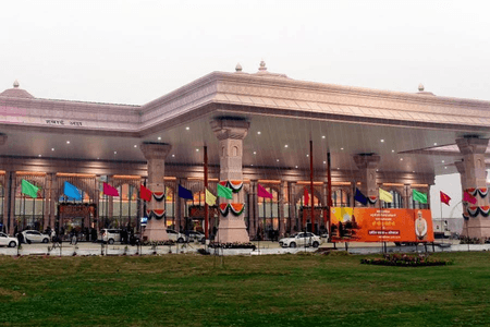 योगी सरकार में अयोध्या एयरपोर्ट की शुरुआत, दो वर्ष में ही 7 लाख से अधिक यात्रियों का आंकड़ा