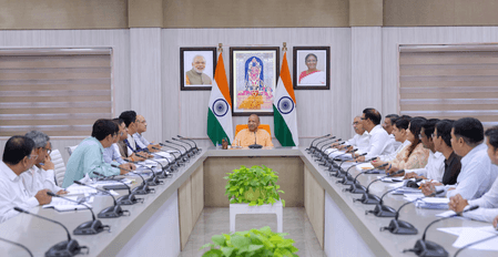 संत कबीर के नाम पर उत्तर प्रदेश में स्थापित होंगे वस्त्र एवं परिधान पार्क: मुख्यमंत्री योगी