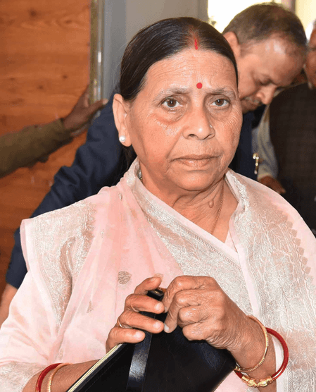 बिहार : राबड़ी आवास पहुंचा मोहर्रम का ताजिया जुलूस, लालू यादव ने देखे करतब