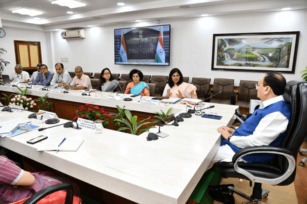 दिल्ली : जेपी नड्डा ने आपातकालीन स्वास्थ्य सेवाओं को लेकर की समीक्षा बैठक