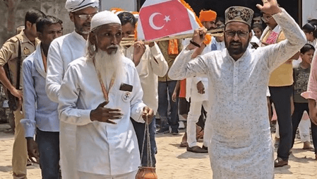 वाराणसी में पाकिस्तान और तुर्की की शव यात्रा निकाली