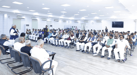 बिहार: जदयू विधायक दल की बैठक में नीतीश कुमार नेता चुने गए