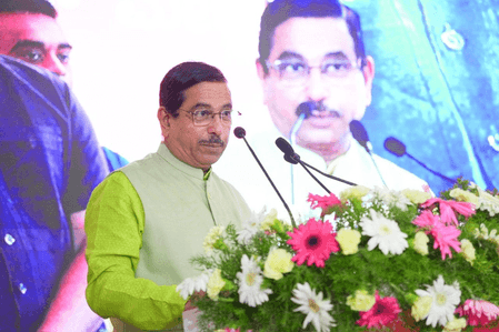 अब तक 7.22 लाख युवाओं को मिला रोजगार, देश बनेगा मैन्युफैक्चरिंग हब: प्रल्हाद जोशी