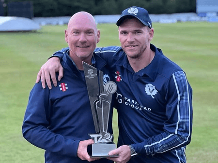 डग वॉटसन ने स्कॉटलैंड पुरुष टीम के हेड कोच पद से इस्तीफा दिया