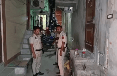 फोन कर घर से बाहर बुलाया, फिर सीने में घोंपा चाकू; दिल्ली के अमन विहार में छात्र की हत्या