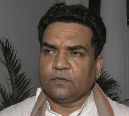 दिल्ली की बाढ़ पर जुबानी जंग, कपिल मिश्रा और केजरीवाल आमने-सामने