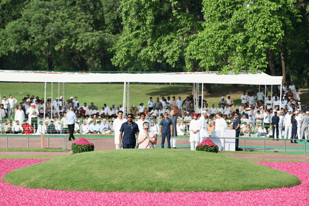 जवाहरलाल नेहरू की 61वीं पुण्यतिथि: सोनिया, राहुल और खड़गे ने श्रद्धांजलि अर्पित की