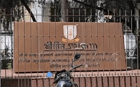 बहाने से छात्राओं को बुलाता था चैतन्यानंद, बाथरूम में लगा रखे थे सीसीटीवी, जांच जारी