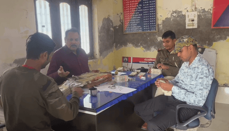 जमुई : दुरंतो एक्सप्रेस से गिरफ्तार हुआ यात्री, बैग खोलते ही आरपीएफ-जीआरपी रह गई दंग