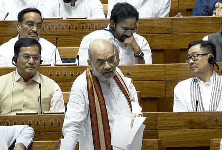 'कांग्रेस के पार्टीशन स्वीकारने से आतंकवाद की जड़ बना पाकिस्तान', अमित शाह का हमला