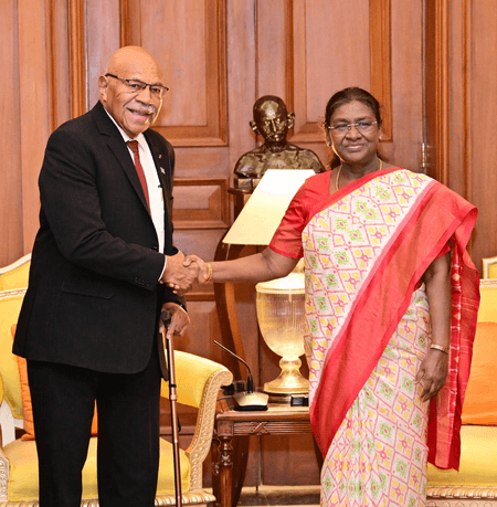 भारत प्रशांत द्वीप देशों के साथ संबंधों को मजबूत करने के लिए प्रतिबद्ध : राष्ट्रपति मुर्मू