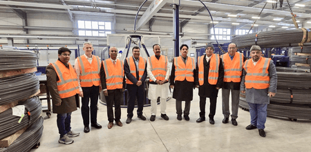 डिप्टी सीएम केशव प्रसाद मौर्या ने रेलवन जीएमबीएच फैक्ट्री का किया दौरा