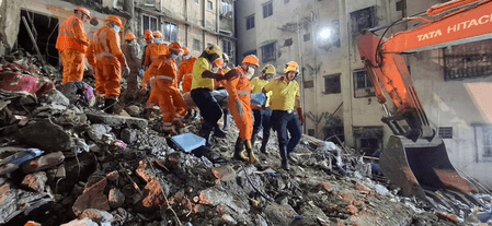 महाराष्ट्र के विरार में इमारत ढहने से मृतकों की संख्या 14 हुई, बचाव कार्य जारी