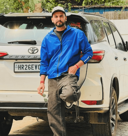 सुप्रीम कोर्ट से एल्विश यादव को राहत, सांप के जहर से जुड़े मामले में ट्रायल कोर्ट की कार्यवाही पर रोक