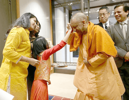 दो दिन के आधिकारिक दौरे पर जापान पहुंचे सीएम योगी, टोक्यो में जोरदार स्वागत