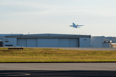 दक्षिण सूडान में खाद्य सामग्री ले जा रहा प्लेन क्रैश, तीन की मौत