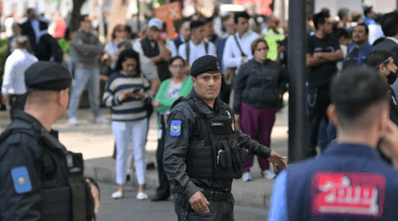 मेक्सिको सिटी में सड़कों पर उतरे जेनरेशन जेड, अपराध और भ्रष्टाचार के खिलाफ फूटा गुस्सा