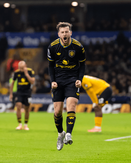 प्रीमियर लीग: मैनचेस्टर यूनाइटेड ने वॉल्व्स को 4-1 से हराया