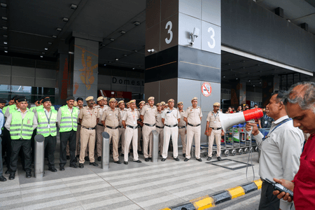 भारत-पाक तनाव के मद्देनजर झारखंड में अलर्ट, सार्वजनिक स्थलों और औद्योगिक प्रतिष्ठानों में सुरक्षा सख्त