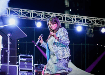 सुगंधा मिश्रा ने गाया 'प्रिटी लिटिल बेबी' का हिंदी वर्जन, इंस्टाग्राम पर मचा धमाल