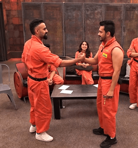 'राइज एंड फॉल' में डबल एविक्शन: कीकू शारदा और आदित्य नारायण हुए बाहर