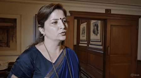 मुंबई : राज्य महिला आयोग की अध्यक्ष रूपाली चाकणकर ने लोगों को किया जागरूक