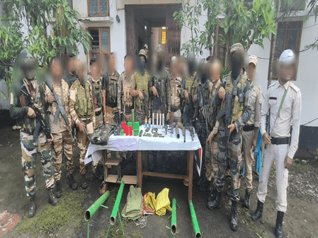 मणिपुर में सुरक्षा बलों की बड़ी कार्रवाई: हथियार, ड्रग्स बरामद के साथ कई उग्रवादी गिरफ्तार