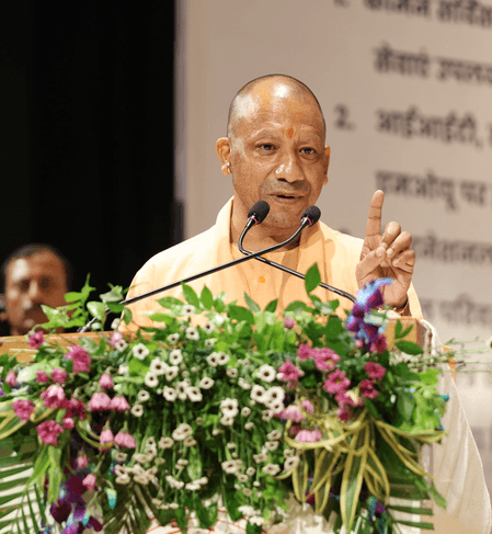 बस चालकों की हर तीन महीने में मेडिकल और फिटनेस जांच अनिवार्य हो : सीएम योगी