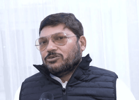 राष्ट्रगान और राष्ट्रीय गीत का सम्मान नहीं करने वाले लोग राजनीति कर रहे : सपा सांसद नीरज कुशवाहा