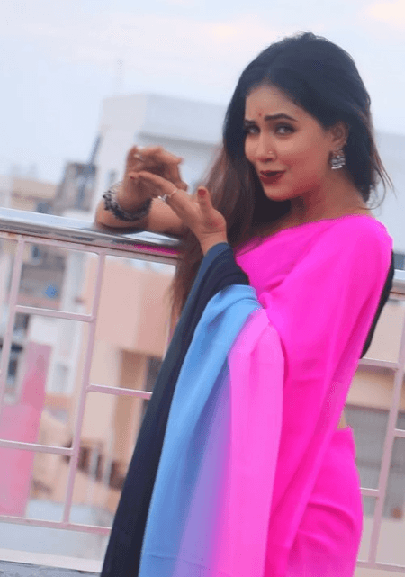 'पहली पहली बार मोहब्बत' से लेकर 'मजनूआ पर भीड़' तक... त्रिशा कर ने बनाई शानदार रील