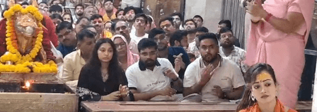 शरद पूर्णिमा पर हर्षा रिछारिया, छत्तीसगढ़ के शिक्षा मंत्री और निर्भय वाधवा ने किए महाकाल के दर्शन