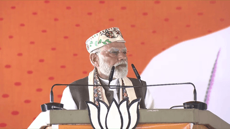 कांग्रेस-राजद में जो लोग जमानत पर हैं, वो अब 'जननायक' उपाधि की चोरी में जुटे हैं : पीएम मोदी