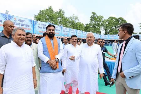 सीएम नीतीश ने पश्चिम चंपारण को 1,198.86 करोड़ की परियोजनाओं की दी सौगात