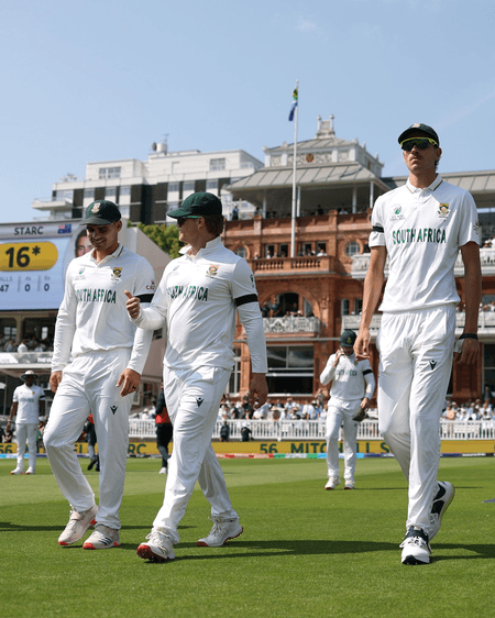 स्टार्क के संघर्षपूर्ण अर्धशतक से ऑस्ट्रेलिया के 207, दक्षिण अफ्रीका को दिया 282 का लक्ष्य
