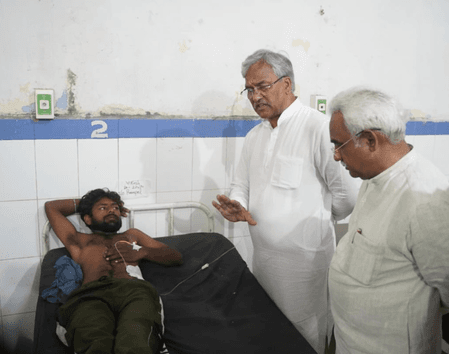 मनसा देवी भगदड़ : त्रिवेंद्र सिंह रावत और गणेश जोशी ने की घायलों से मुलाकात, मदद का दिया आश्वासन