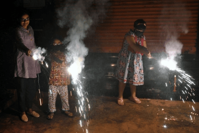 सुप्रीम कोर्ट ने दिवाली के दौरान पटाखों पर प्रतिबंध हटाने का संकेत दिया, ग्रीन क्रैकर्स पर फैसला सुरक्षित