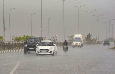 एनसीआर में बारिश और तूफान : अगले दो दिन के लिए अलर्ट जारी, 31 मई तक तापमान में गिरावट की संभावना