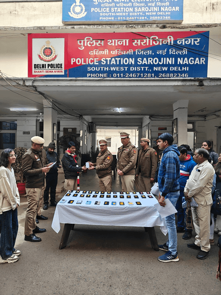 दिल्ली: संगठित मोबाइल चोरी गिरोह का किया भंडाफोड़, चोरी के 46 मोबाइल बरामद
