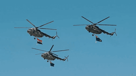 ब्रह्मपुत्र के ऊपर भव्य फ्लाई पास्ट, आसमान में गरजे वायुसेना के लड़ाकू विमान