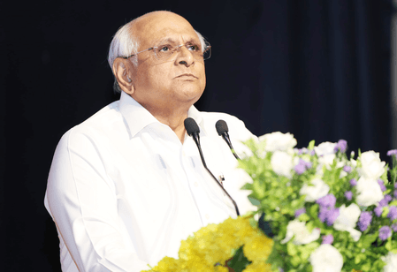 गुजरात पुल हादसे में 9 लोगों की मौत, सीएम भूपेंद्र पटेल ने किया मुआवजे का ऐलान (लीड-1)