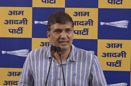 दिल्ली में एमसीडी कर्मचारियों को जबरन रैली में भेजा गया : आम आदमी पार्टी